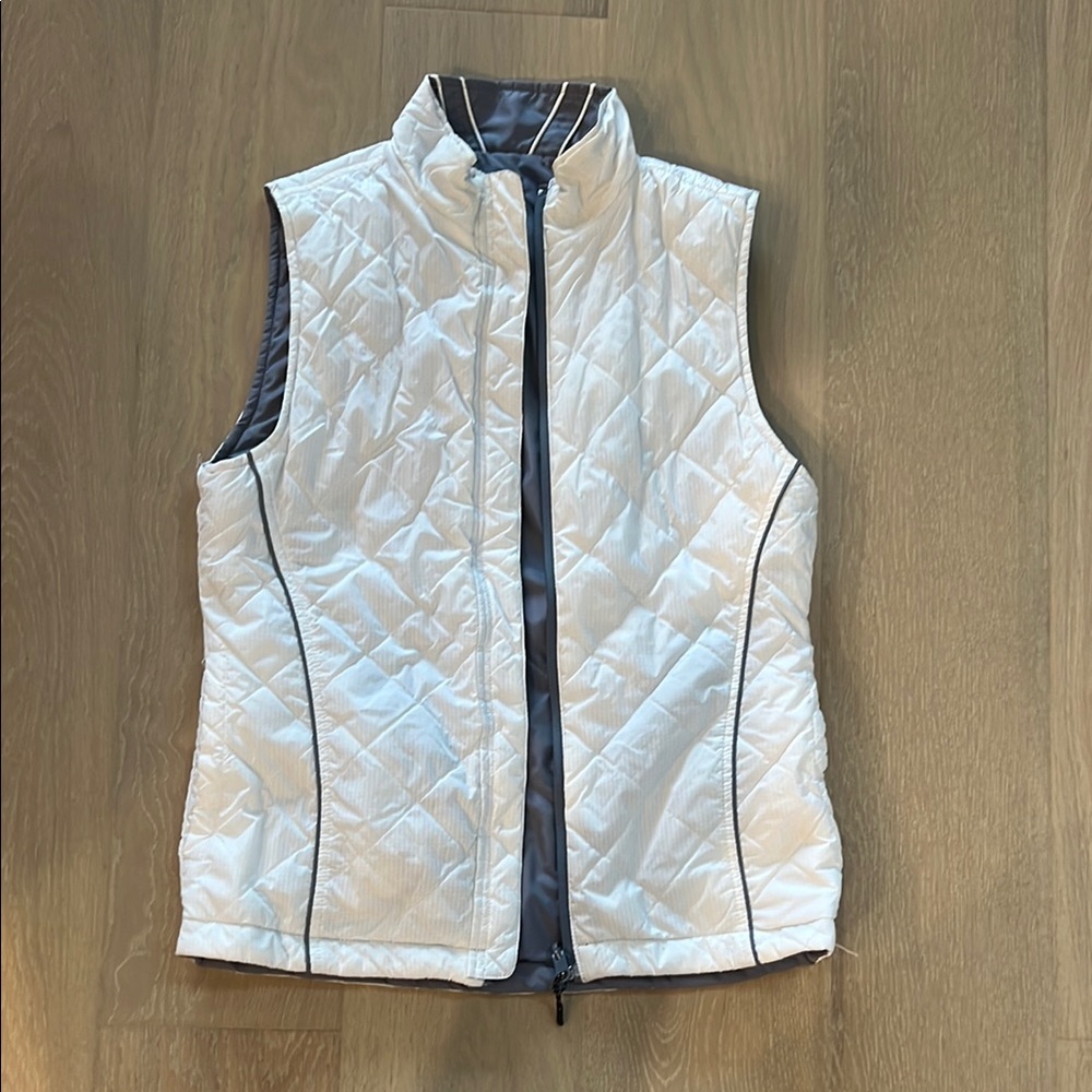 Women's reversible Quilted White/Grey Vest